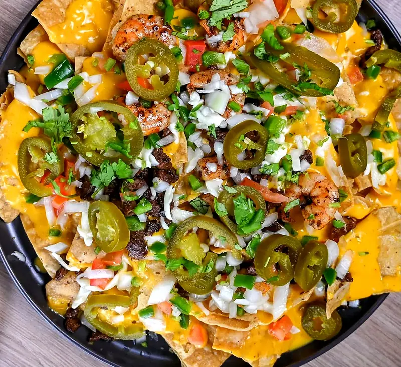 Nachos especiales · $175